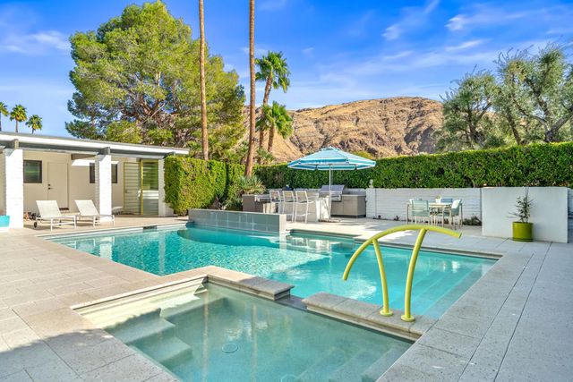 1350 E Murray Canyon Drive, Palm Springs, CA 92264