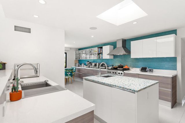 1350 E Murray Canyon Drive, Palm Springs, CA 92264