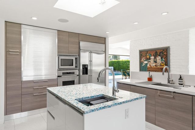 1350 E Murray Canyon Drive, Palm Springs, CA 92264