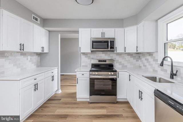 78 ABBINGTON LN, Sewell, NJ 08080