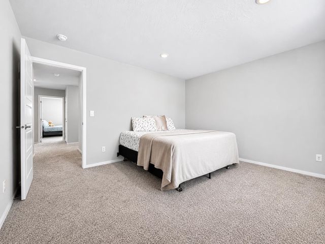 12126 N Greene St, Mead, WA 99021