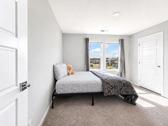 12126 N Greene St, Mead, WA 99021