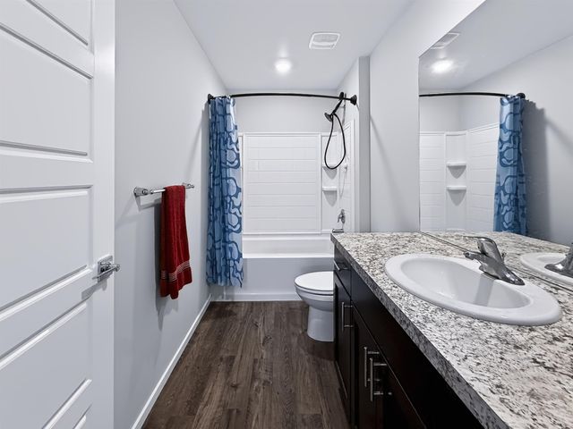 12126 N Greene St, Mead, WA 99021