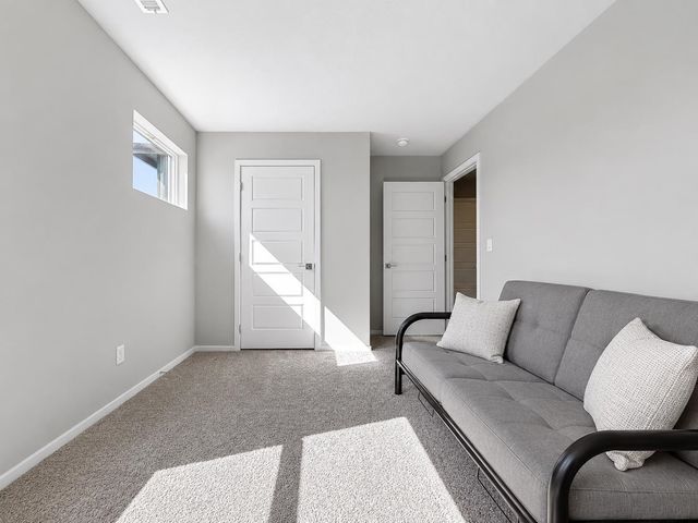 12126 N Greene St, Mead, WA 99021