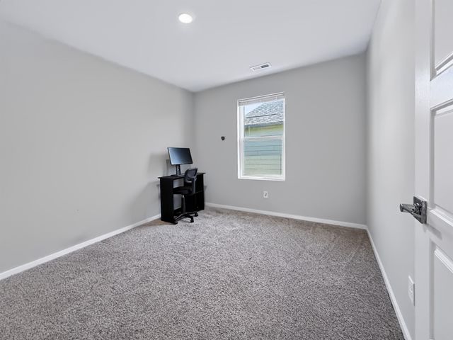 12126 N Greene St, Mead, WA 99021