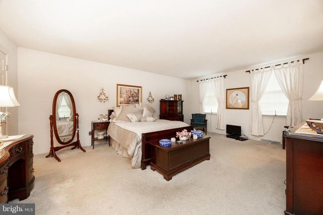 892 CARRIAGE WAY, Lansdale, PA 19446