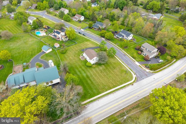 892 CARRIAGE WAY, Lansdale, PA 19446