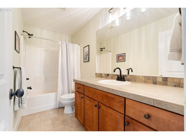 16351 Se MERGANSER Ct, Milwaukie, OR 97267