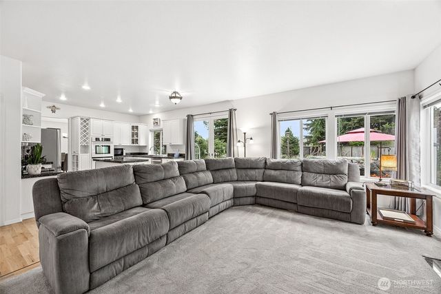 8215 204th Avenue Ct E, Bonney Lake, WA 98391