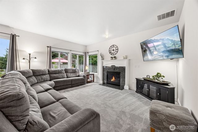 8215 204th Avenue Ct E, Bonney Lake, WA 98391