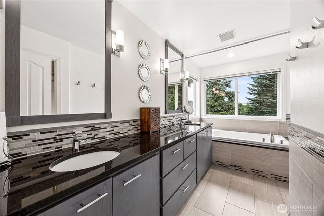 8215 204th Avenue Ct E, Bonney Lake, WA 98391