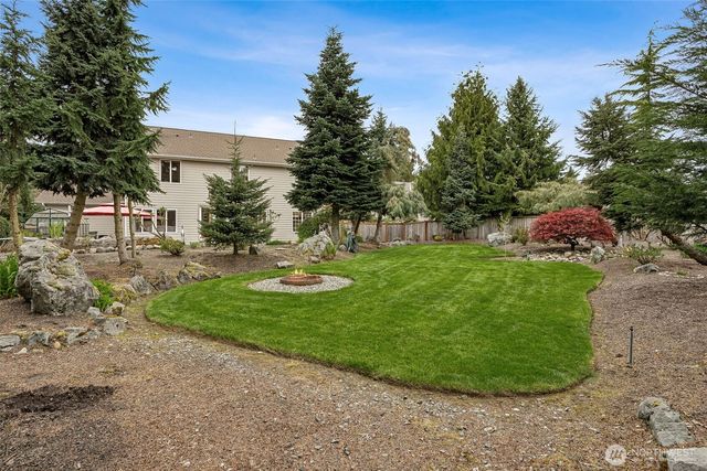 8215 204th Avenue Ct E, Bonney Lake, WA 98391