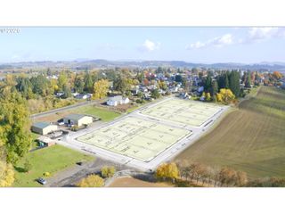 8 W Grant St 8, Carlton, OR 97111