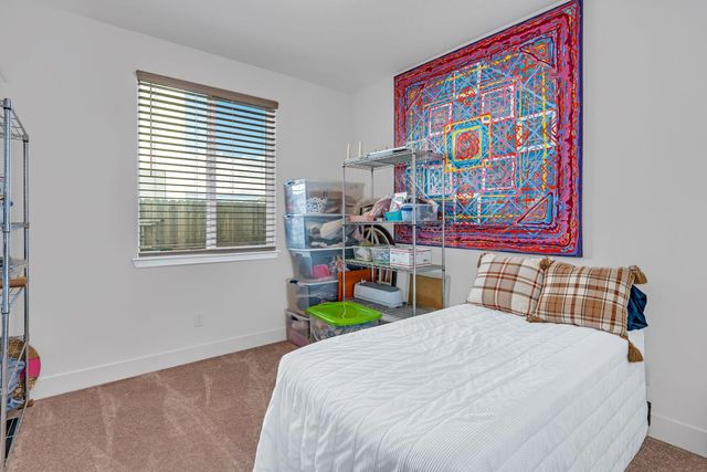 1201 Gypsum Dr, Los Banos, CA 93635