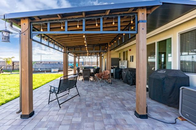 1201 Gypsum Dr, Los Banos, CA 93635