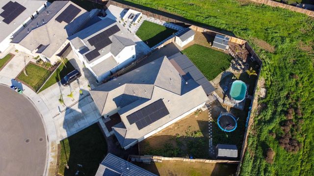 1201 Gypsum Dr, Los Banos, CA 93635