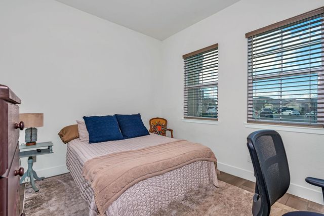 1201 Gypsum Dr, Los Banos, CA 93635