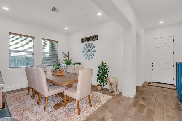 1201 Gypsum Dr, Los Banos, CA 93635