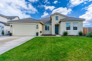 1201 Gypsum Dr, Los Banos, CA 93635