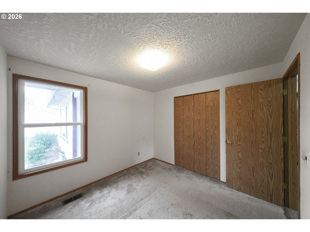 1399 Se DUKE Dr, Hillsboro, OR 97123