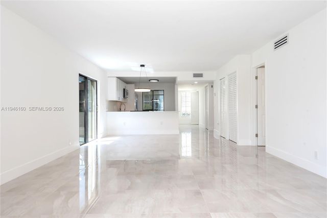 16461 Blatt Boulevard 104, Weston, FL 33326