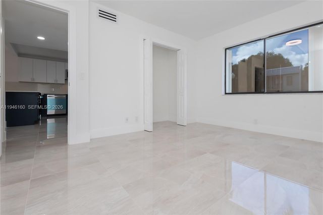 16461 Blatt Boulevard 104, Weston, FL 33326