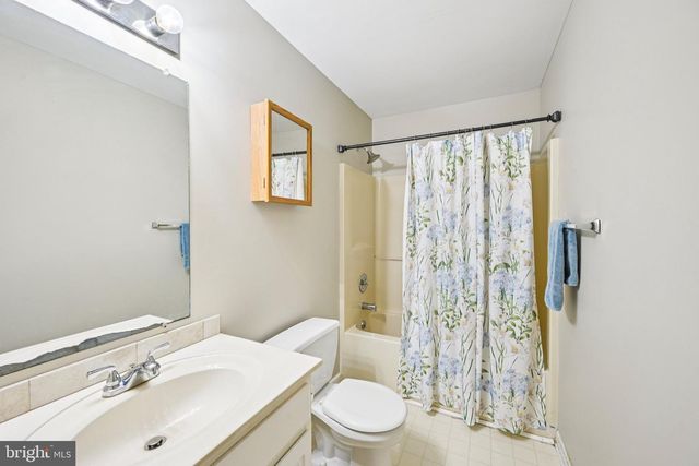 106 DEBBIE DR, Coatesville, PA 19320