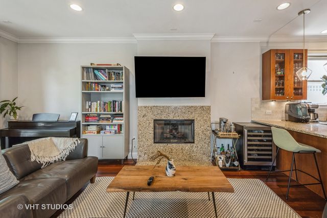 1915 W Crystal Street 2, Chicago, IL 60622