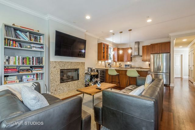 1915 W Crystal Street 2, Chicago, IL 60622