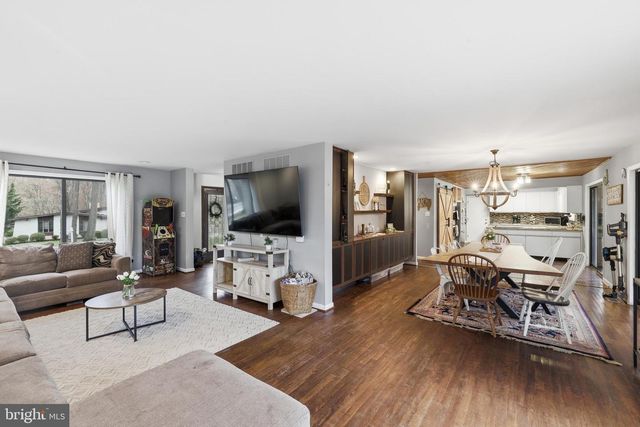 3413 ENGLEMEADE RD, Pikesville, MD 21208