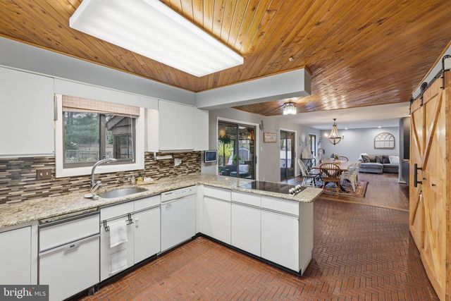 3413 ENGLEMEADE RD, Pikesville, MD 21208