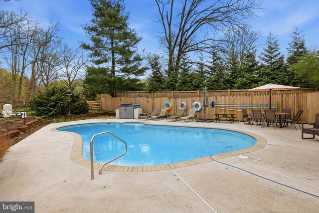 3413 ENGLEMEADE RD, Pikesville, MD 21208