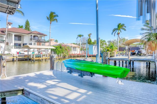 447 Egret AVE, Naples, FL 34108