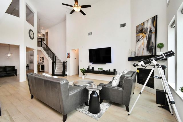 8922 Stanley Oak Drive, Missouri City, TX 77459