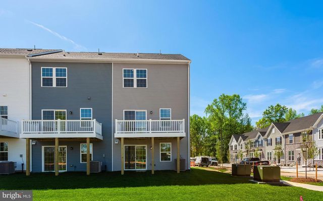 18 CHESAPEAKE LN #E, La Plata, MD 20646