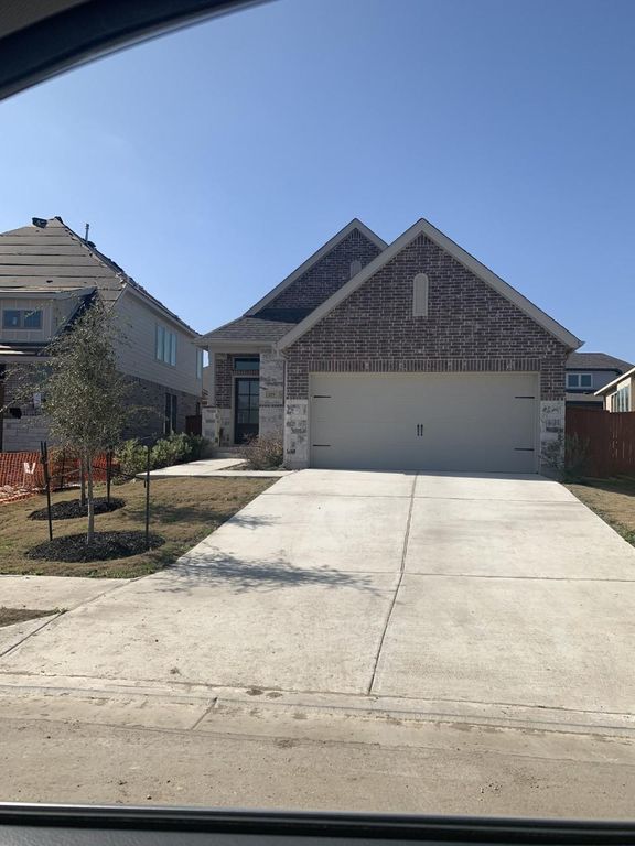 229 Rosebush DR NE, Liberty Hill, TX 78642