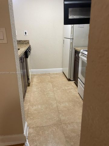 7075 NW 186th Street C505, Hialeah, FL 33015