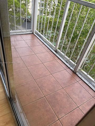 7075 NW 186th Street C505, Hialeah, FL 33015