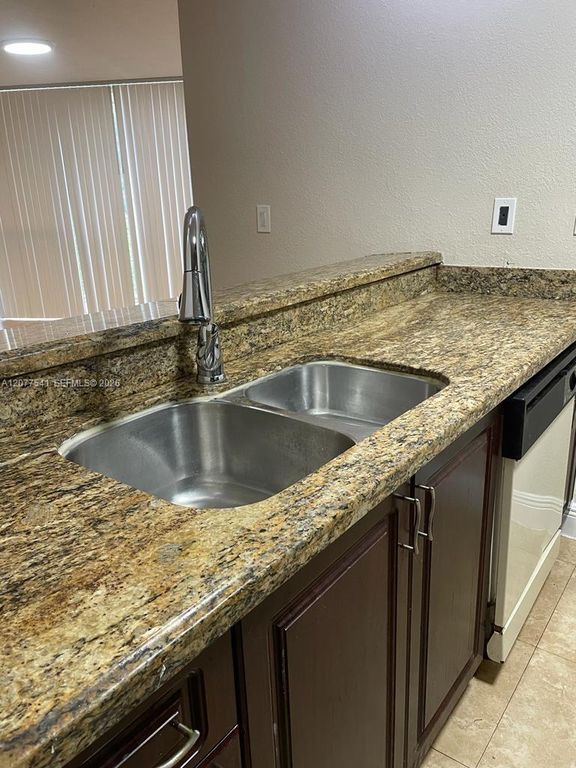 7075 NW 186th Street C505, Hialeah, FL 33015