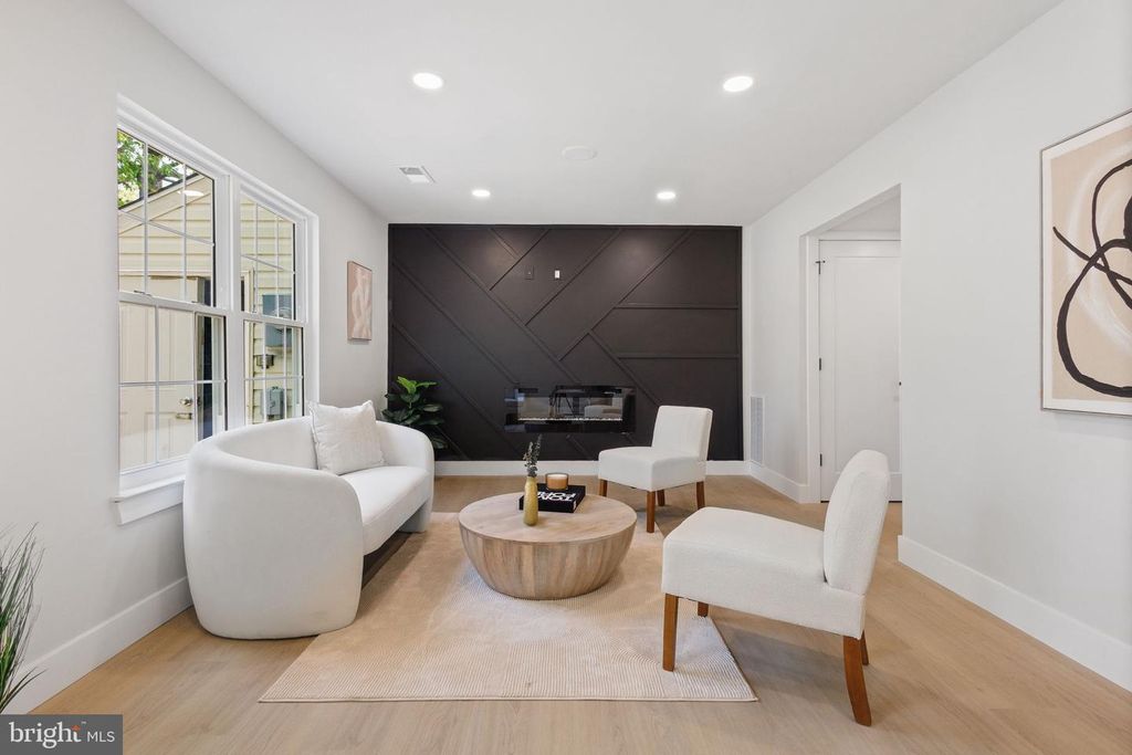 Image 10 of property listing at 1761 BRIGHTWELL CT, Waldorf, MD 20602