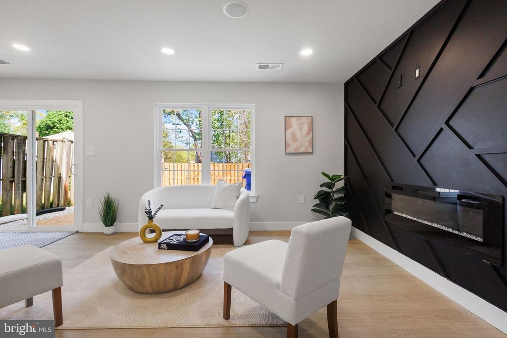 Image 11 of property listing at 1761 BRIGHTWELL CT, Waldorf, MD 20602