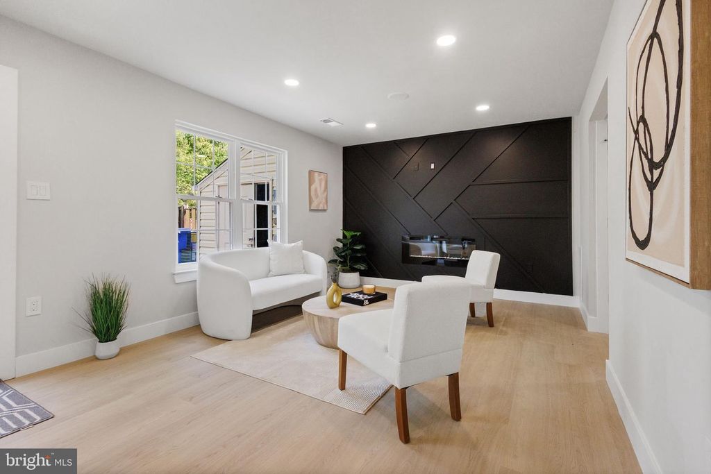 Image 12 of property listing at 1761 BRIGHTWELL CT, Waldorf, MD 20602