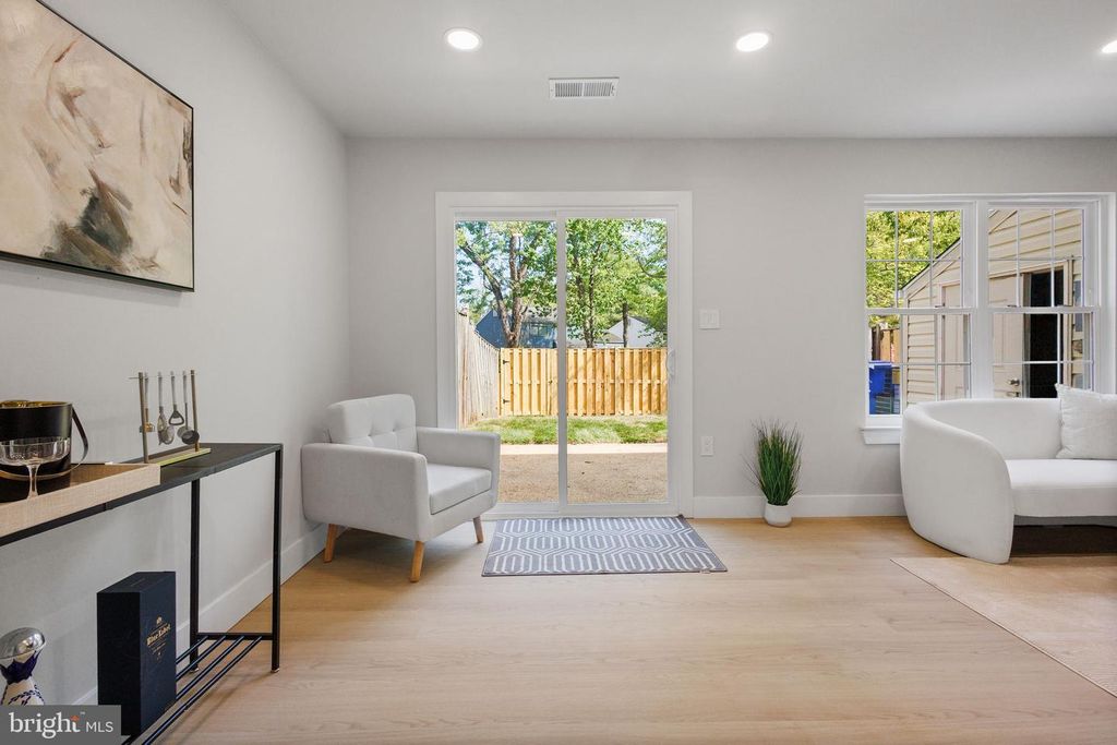 Image 13 of property listing at 1761 BRIGHTWELL CT, Waldorf, MD 20602