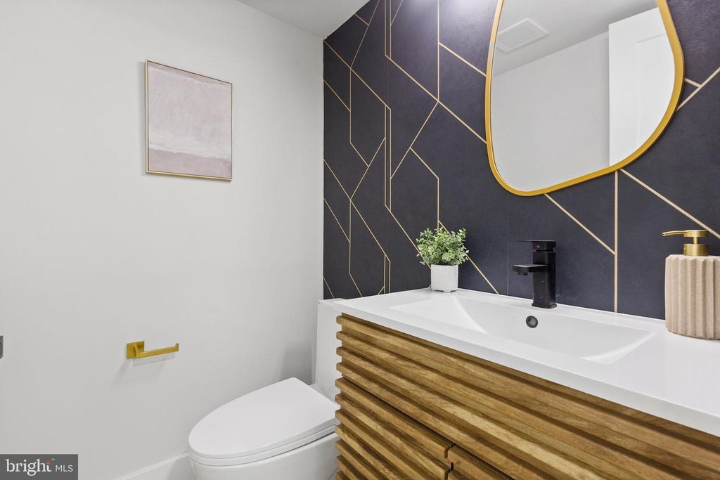 Image 17 of property listing at 1761 BRIGHTWELL CT, Waldorf, MD 20602