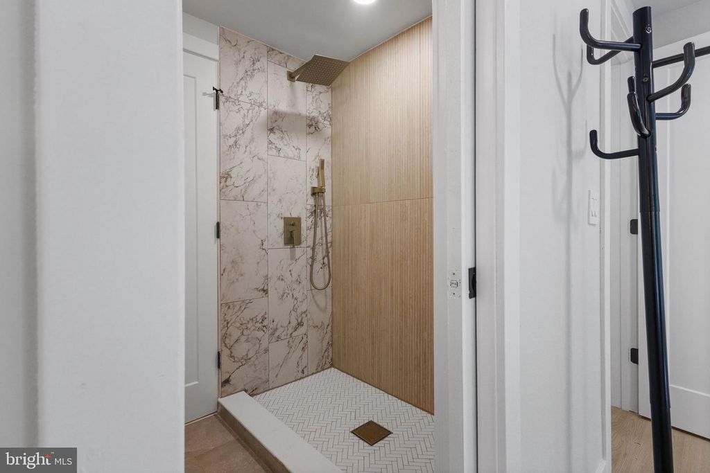 Image 24 of property listing at 1761 BRIGHTWELL CT, Waldorf, MD 20602