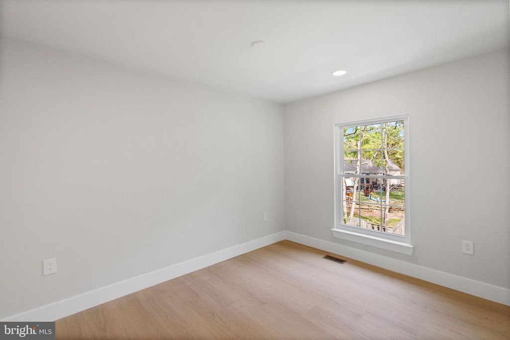 Image 27 of property listing at 1761 BRIGHTWELL CT, Waldorf, MD 20602