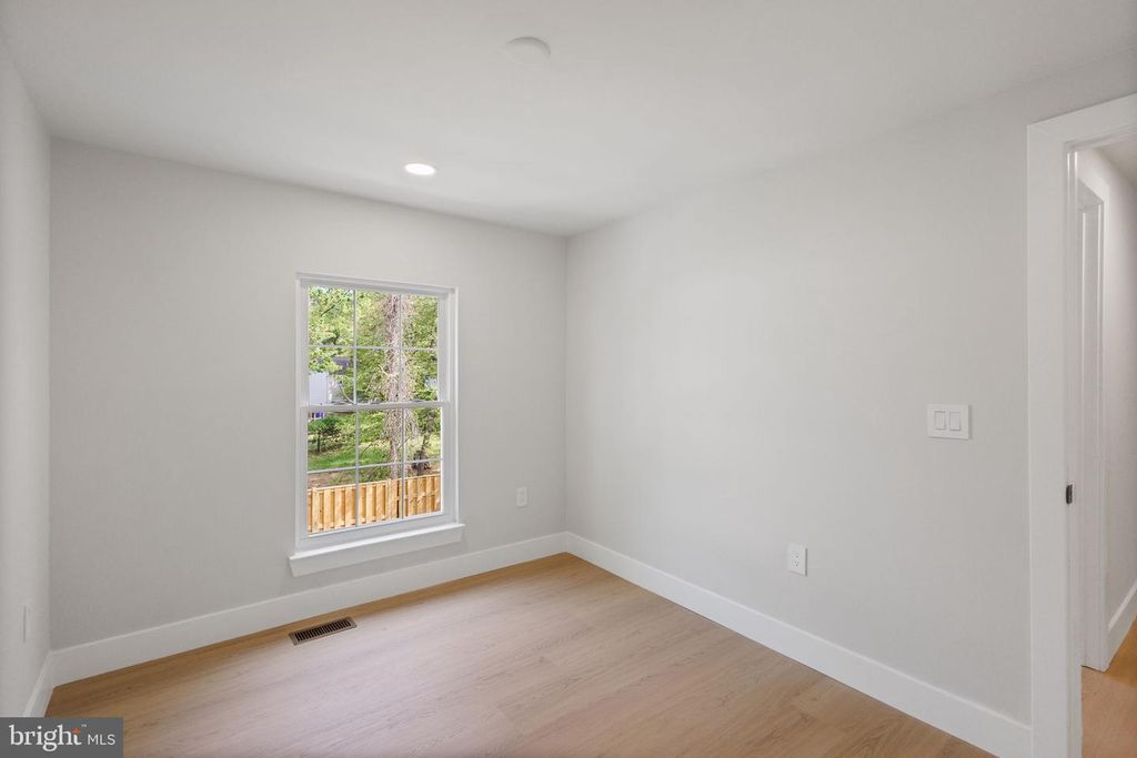 Image 28 of property listing at 1761 BRIGHTWELL CT, Waldorf, MD 20602