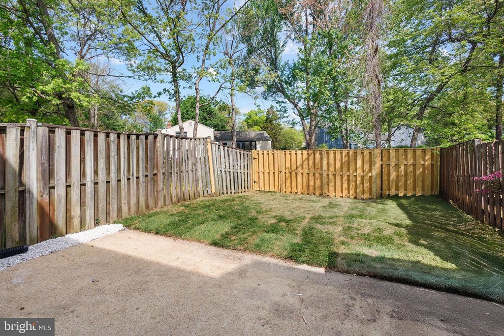 Image 33 of property listing at 1761 BRIGHTWELL CT, Waldorf, MD 20602