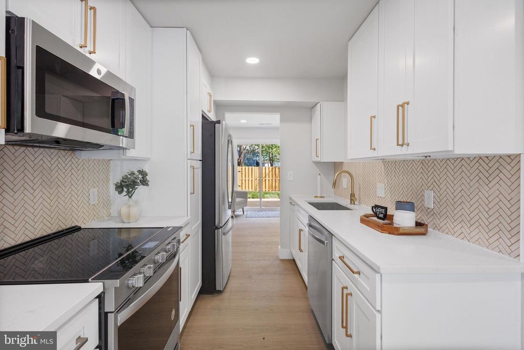 Image 7 of property listing at 1761 BRIGHTWELL CT, Waldorf, MD 20602