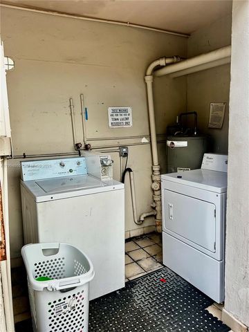 2918 Funston St 29B, Hollywood, FL 33020